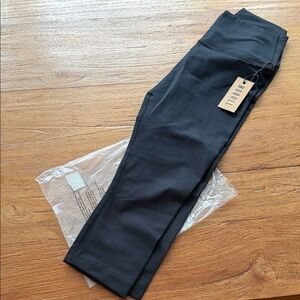 Black Leggings Capri length brand new size medium